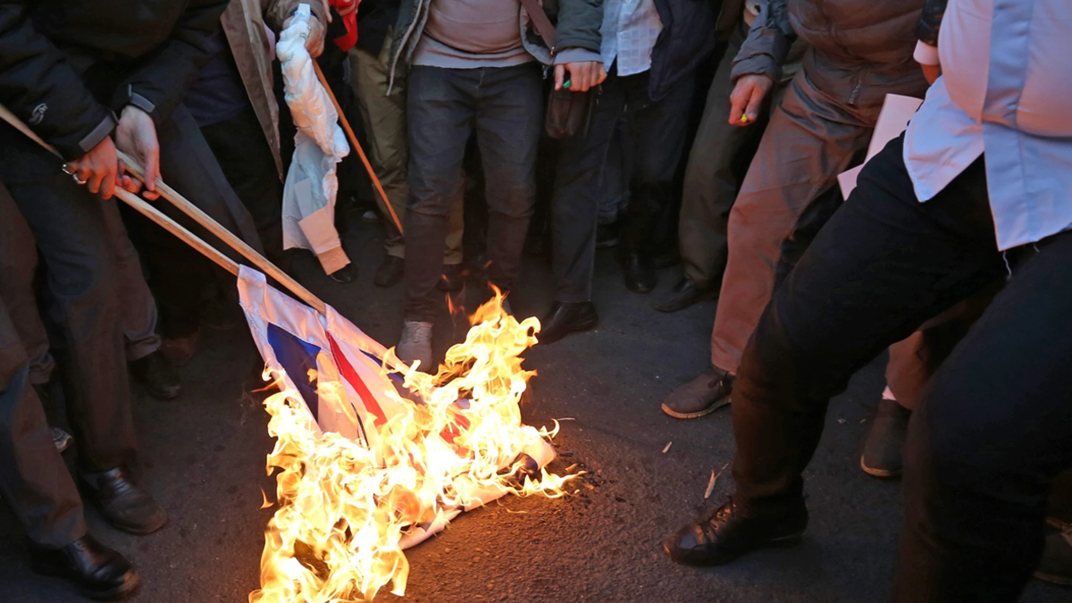 इरानमा सरकार विरोधी प्रदर्शनमा १९ जनाको मृत्यु